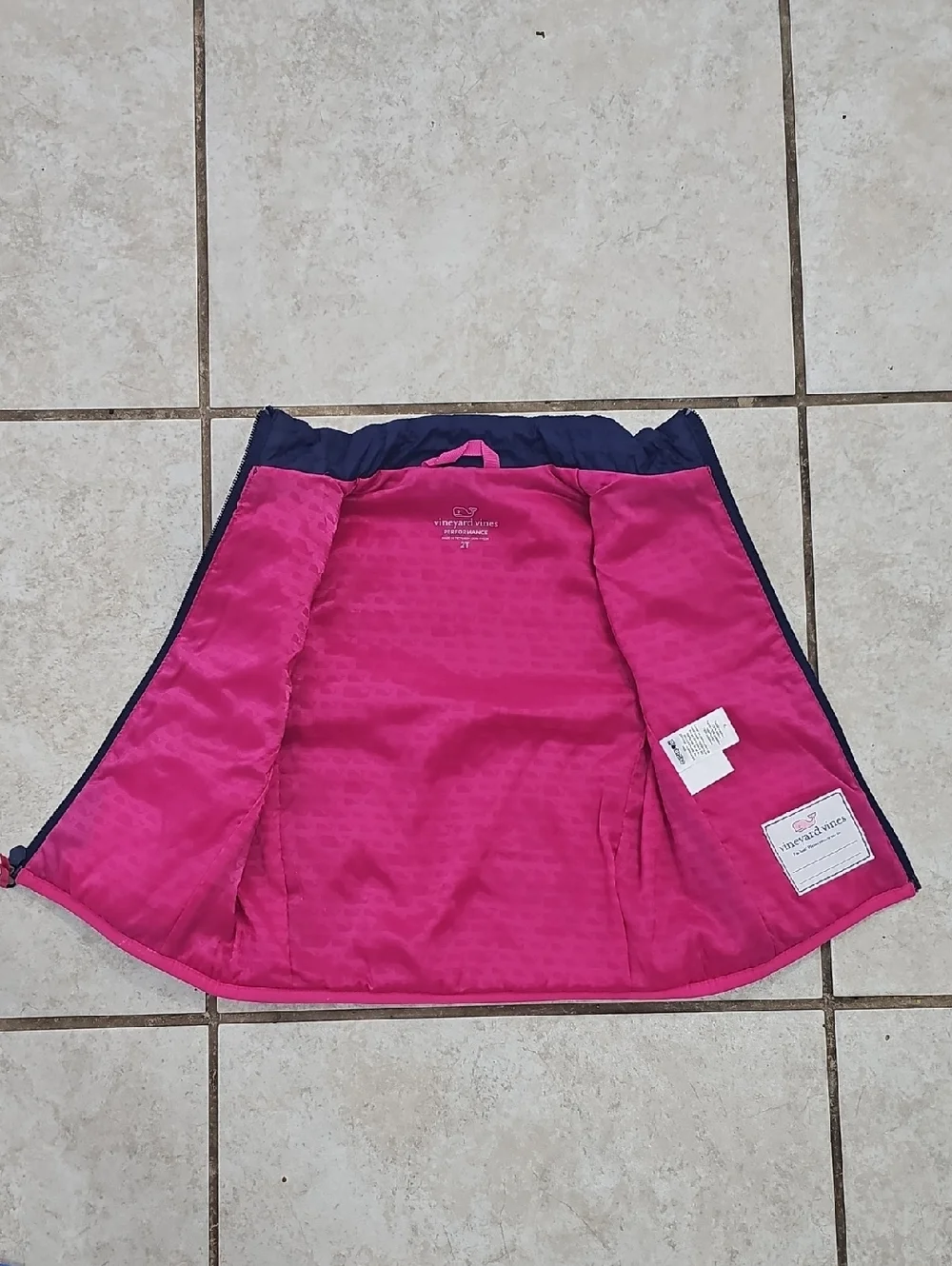 Vineyard Vines sleeveless quilted